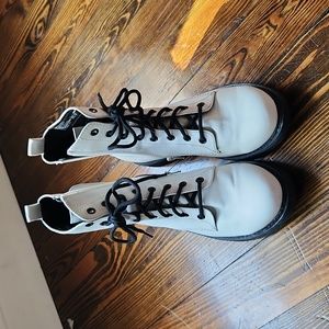 Womens Time and Tru white boots size 8